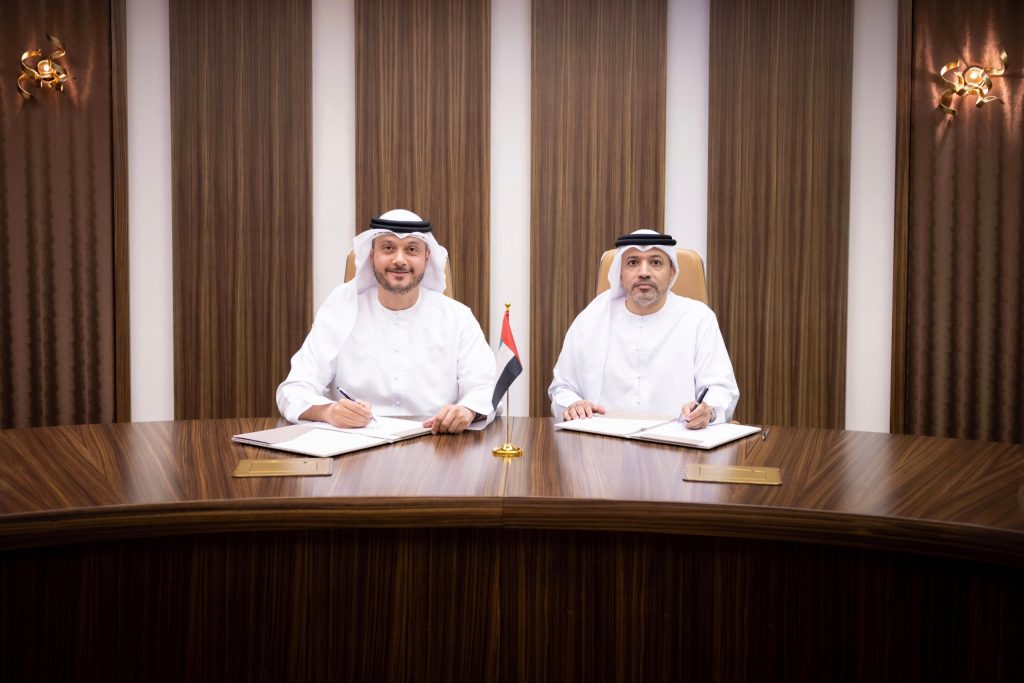 دائرة الأراضي والتنظيم العقاري ومصرف عجمان يوقعان مذكرة تفاهم لتعزيز التعاون المالي