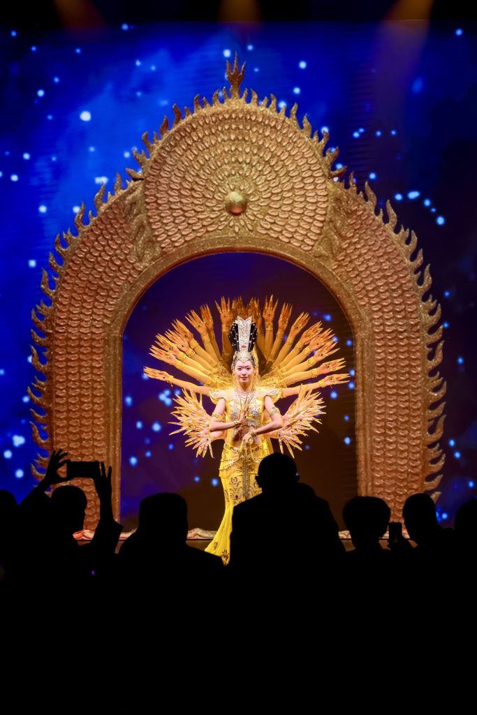 Emirates arrives in Shenzhen