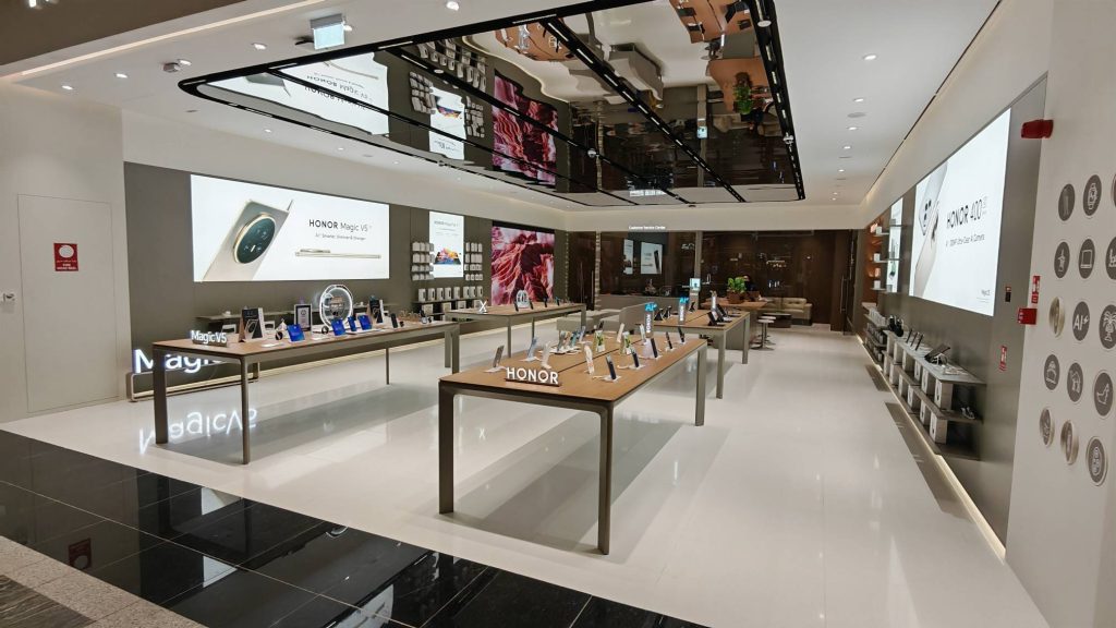 HONOR Opens New Experience Store at Al Reem Mall, Abu Dhabi with Grand Opening Celebration on August 29th
