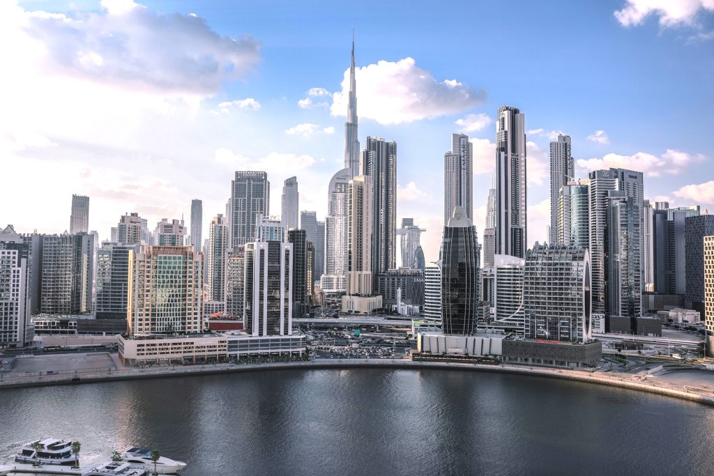 المستثمرون المترددون أضاعوا فرصاً قيمة بينما بلغ سوق العقارات دبي آفاقاً جديدة